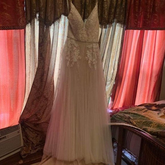 NWT Avery Austin Wedding Dress size 4 - Picture 1 of 3